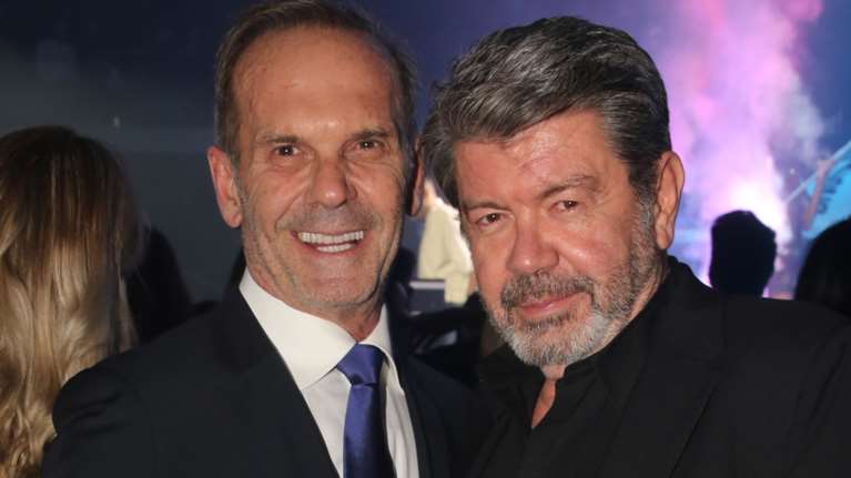 Πέτρος Κωστόπουλος και Γιάννης Λάτσιος κάνουν διακοπές στην Ιο - Η φωτό από βραδινή έξοδο