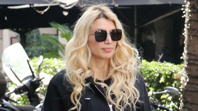 Κωνσταντίνα Σπυροπούλου: Έγκυος με total black athletic look στην Αθήνα - Με κολάν, αθλητική ζακέτα και Hermes τσάντα