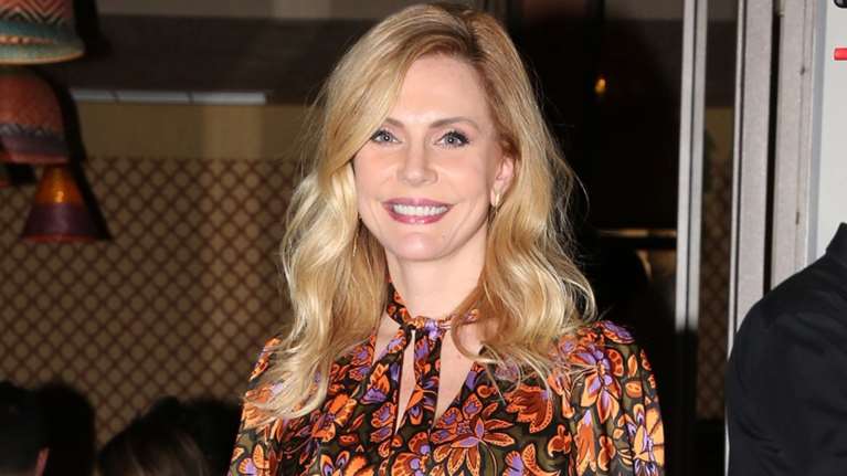 Έμυ Λιβανίου: Περήφανη στην αποφοίτηση της κούκλας κόρης της, Αλεξάνδρας Λιβανίου, στο Λονδίνο