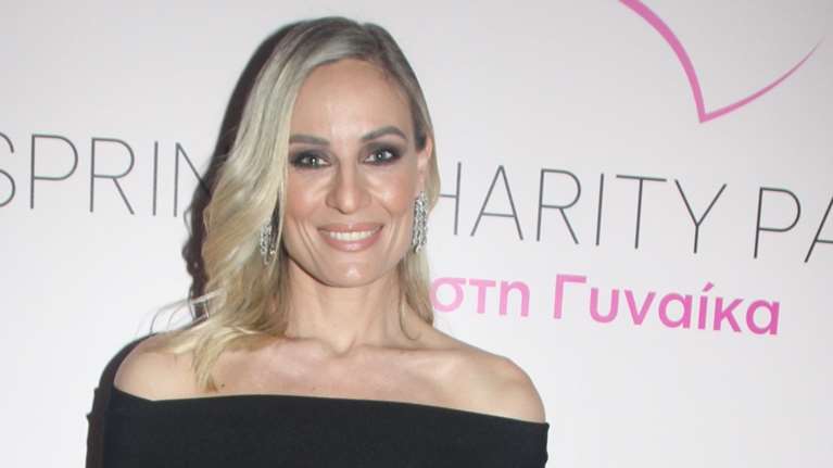 Καλεσμένη σε γάμο η Ελεονώρα Μελέτη: Η υπέροχη φωτογραφία με την κούκλα μητέρα της και την χαριτωμένη κόρη της