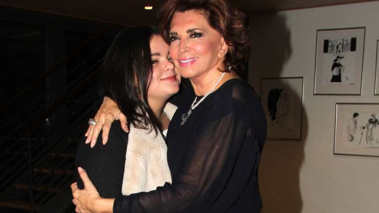 Το πάρτι της Μαριτίνας Ντενίση στον Θεολόγο: Η αλλαγή στο μακιγιάζ της