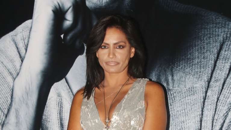 Ειρήνη Μερκούρη: Αγνώριστη ή ολόιδια; Δείτε πώς είναι σήμερα η γνωστή τραγουδίστρια