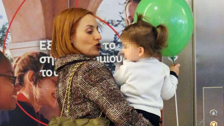 Αλεξάνδρα Μαροσούλη: Η καστανόξανθη κόρη της Ελεονώρας Μελέτη ποζάρει μαζί με τη μαμά της