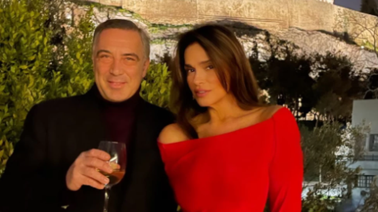 Σίλια Κριθαριώτη: Δείπνο για φίλους στην τεράστια βεράντα της με τη μαγευτική θέα στην Ακρόπολη