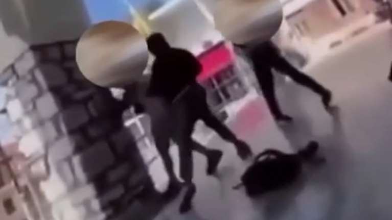 Αλιβέρι: Άγριος ξυλοδαρμός 14χρονου μαθητή από νεαρό - Βίντεο ντοκουμέντο