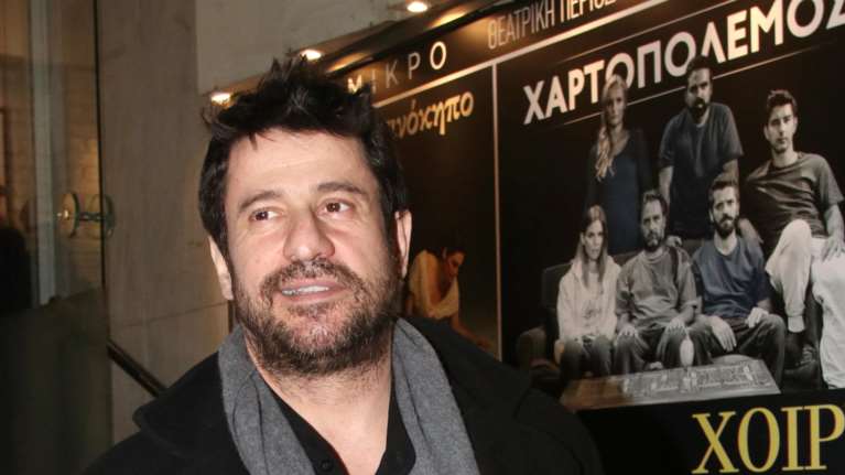 Αγνώριστος ο Αλέξης Γεωργούλης - Η απίστευτη μεταμόρφωση του ηθοποιού και ευρωβουλευτή [εικόνες]