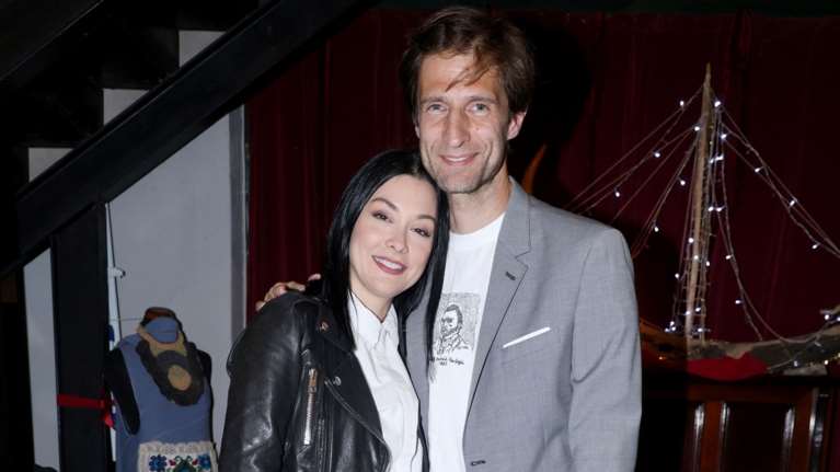 Βίντεο: Η Νάντια Γιαννακοπούλου τρώει πατσά στη Θεσσαλονίκη - Η guest εμφάνιση του Μάξιμου Μουμούρη