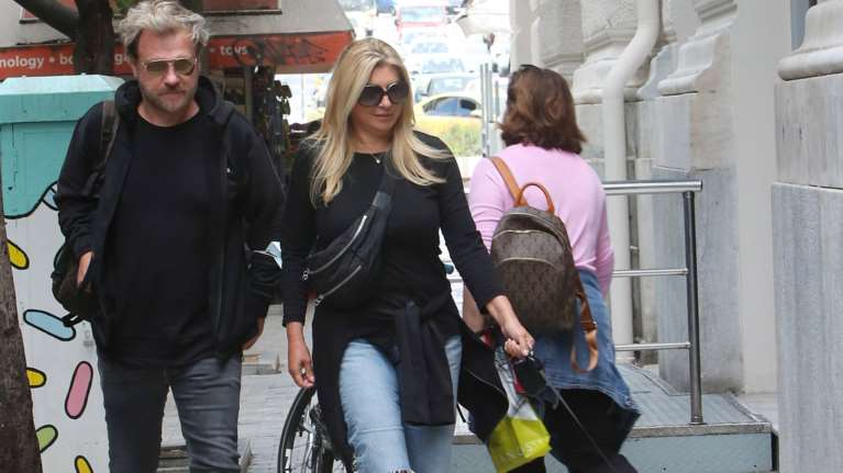 Χριστίνα Πολίτη: Το μήνυμα για τον Σπυρόπουλο που είναι σε κρίσιμη κατατάση με κορονοϊό - Τι αποκαλύπτει για τον σύντροφό της