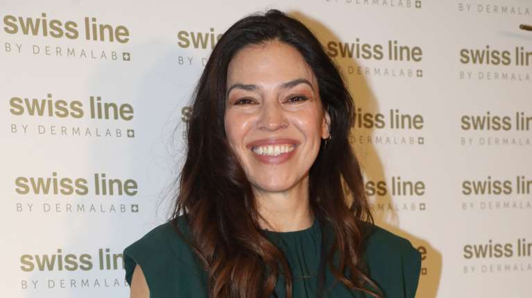 Η Ναταλία Δραγούμη στο μοντέρνο σαλόνι του σπιτιού της - Με εντυπωσιακά έπιπλα [εικόνες]