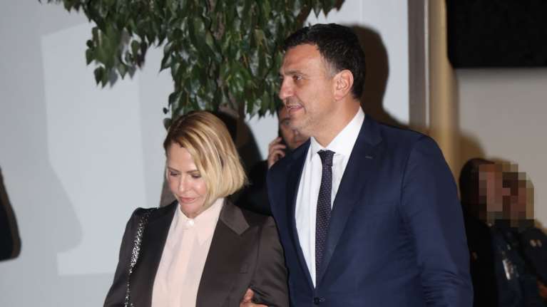 Βασίλης Κικίλιας - Τζένη Μπαλατσινού: Στη δεξίωση που παρέθεσε η Κίμπερλι Γκίλφοϊλ στην Πρεσβευτική κατοικία