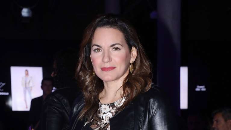 Η Ολγα Κεφαλογιάννη έγινε νονά - Απέδειξε ότι το απλό είναι το πιο σικ [εικόνα]