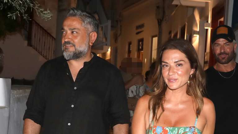 Ο Λευτέρης Σουλτάτος φωτογραφίζει τη Βάσω Λασκαράκη: &quot;Τι ωραία γυναίκα Θεέ μου&quot;