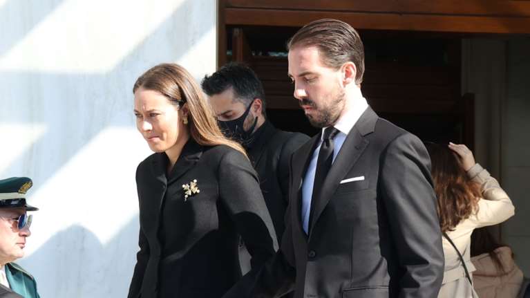 Γιατί δεν εμφανίστηκε η Νίνα Φλορ στο βασιλικό δείπνο στη "Μεγάλη Βρεταννία";