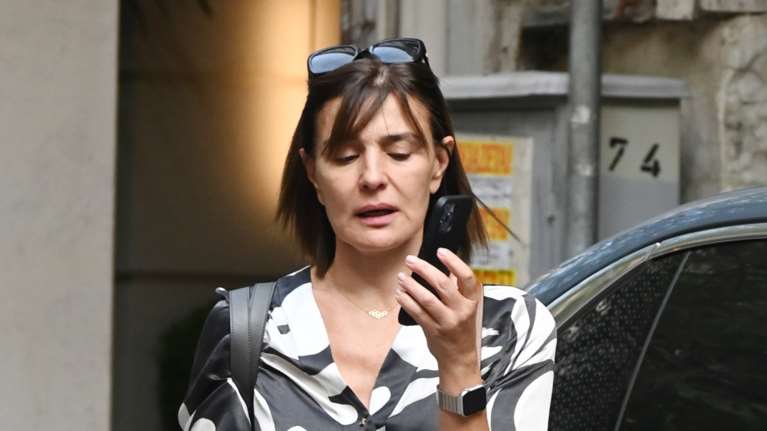 Μαρία Ναυπλιώτου: Koμψή με σύνολο Ελληνίδας σχεδιάστριας σε εξόρμησή της - Η downtown εμφάνισή της