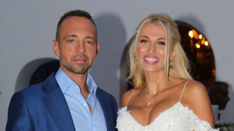 Baby swim για την Κωνσταντίνα Σπυροπούλου και τον γιο της Βλάσση