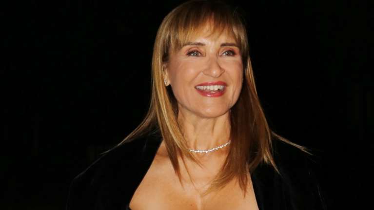 Μάρα Ζαχαρέα: Το χριστουγεννιάτικο δέντρο της έχει τα πιο όμορφα στολίδια - Η φωτογραφία στο σαλόνι της