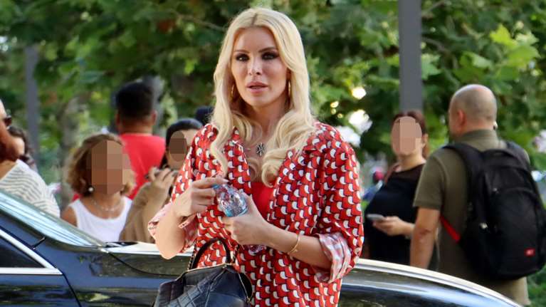 Καινούργιου: &quot;Μου εύχονται κατάρες και να μη μπορέσω να κάνω παιδί, λένε ότι είμαι σκουπίδι&quot; - Για τον βανδαλισμό στην Πινακοθήκη