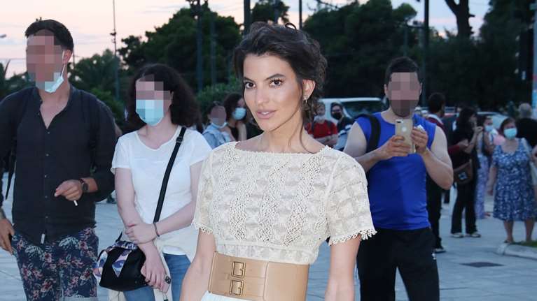 Δήμητρα Κούστα: Σε εστιατόριο στο Κουκάκι με την Άννα Βίσση