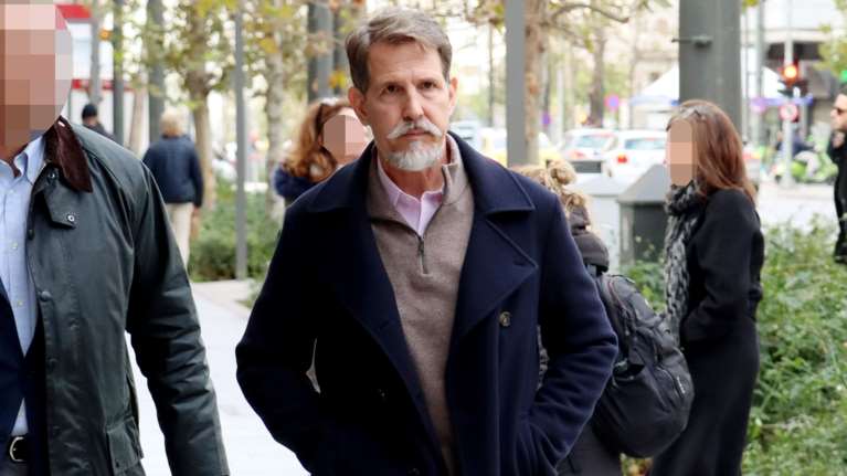 Παύλος Ντε Γκρες: Μίνι διακοπές σε ξενοδοχείο στη Μάνη- Πετρόχτιστο, παραδοσιακής αρχιτεκτονικής με πανοραμική θέα