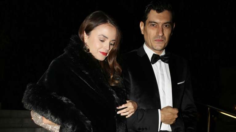 Glam έξοδος για Πανταζάρα - Τουμάση: Με black tie look στην πρώτη τους βραδινή εμφάνιση μετά τον γάμο