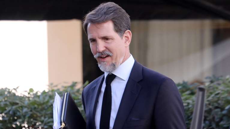 Η συνάντηση του Παύλου με αδερφικούς φίλους του πατέρα του στις Σπέτσες