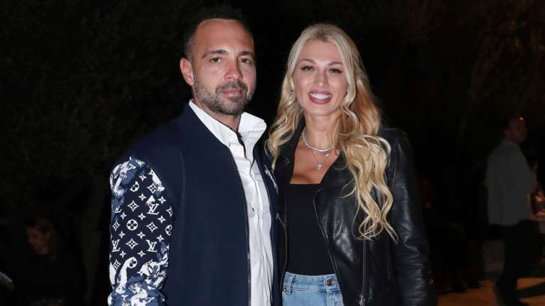 Κωνσταντίνα Σπυροπούλου: Οικογενειακή εξόρμηση με τους δύο γιους της στη Βουλιαγμένη