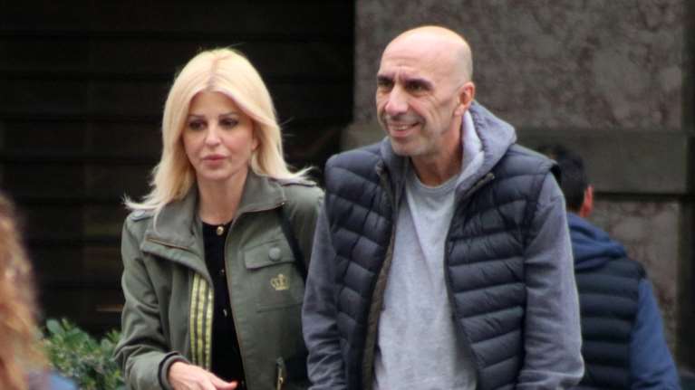 Έλενα Ράπτη - Γιάννης Μπρατάκος: Αχώριστοι και ερωτευμένοι στο κέντρο της Αθήνας