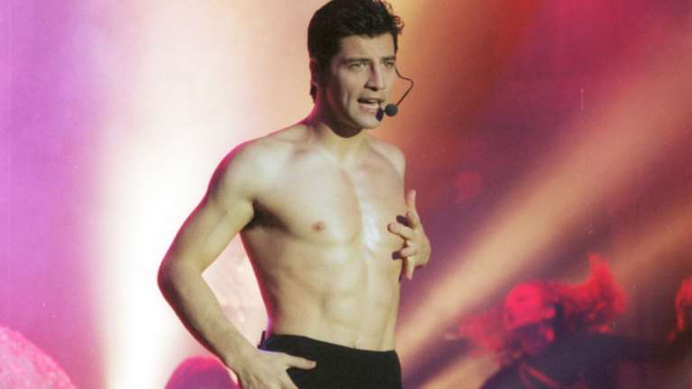 Ο Ψινάκης αποκαλύπτει το απίστευτο παρασκήνιο πίσω από την πολυσυζητημένη φούστα Valentino του Ρουβά