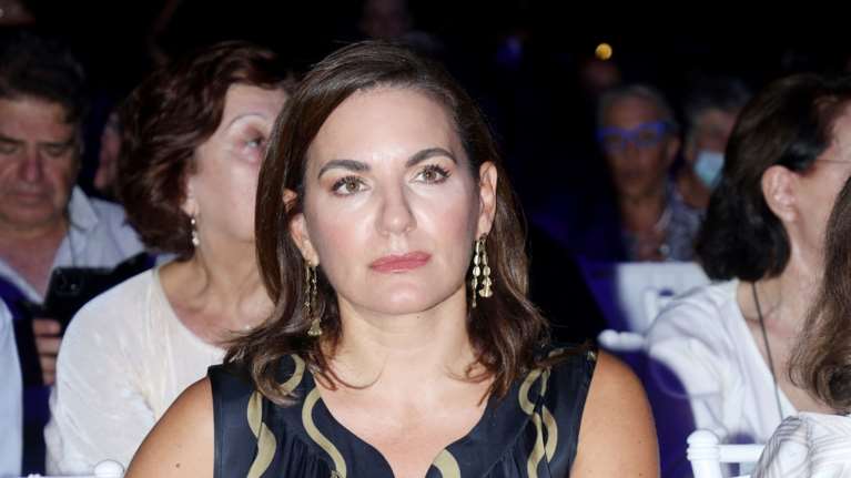 Όλγα Κεφαλογιάννη: Η εμφάνιση στα εγκαίνια της κλινικής της συζύγου του Κωστή Χατζηδάκη στο Κολωνάκι