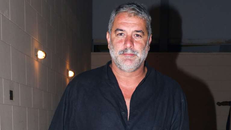 Συνελήφθη ο Βασίλης Μπισμπίκης: Τον αναζητούσε η αστυνομία για φθορές σε 10 οχήματα στη Φιλοθέη και εγκατάλειψη