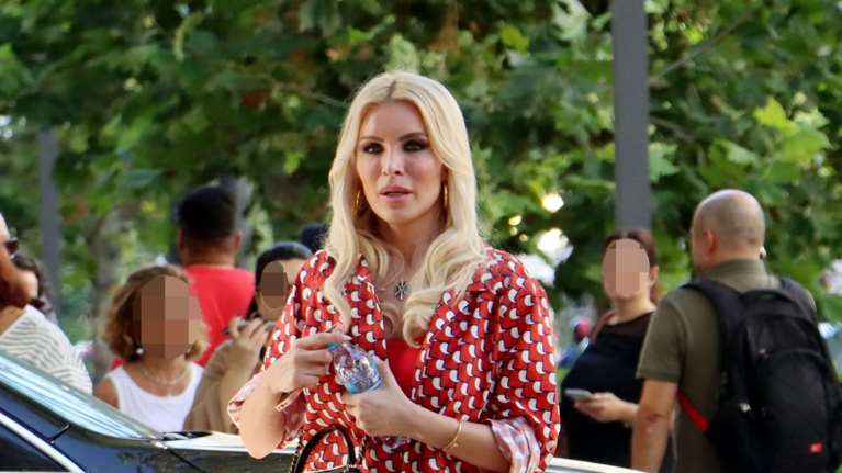 Κατερίνα Καινούργιου: Ανακοινώνει την εγκυμοσύνη της;