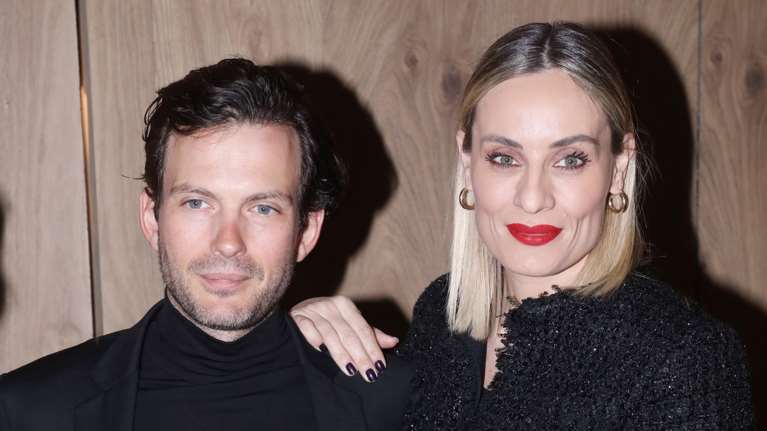 &quot;Τα αντίθετα έλκονται&quot;: Η εμφάνιση της Ελεονώρας Μελέτη με τον σύζυγό της και η διαφορά στην εμφάνισή τους