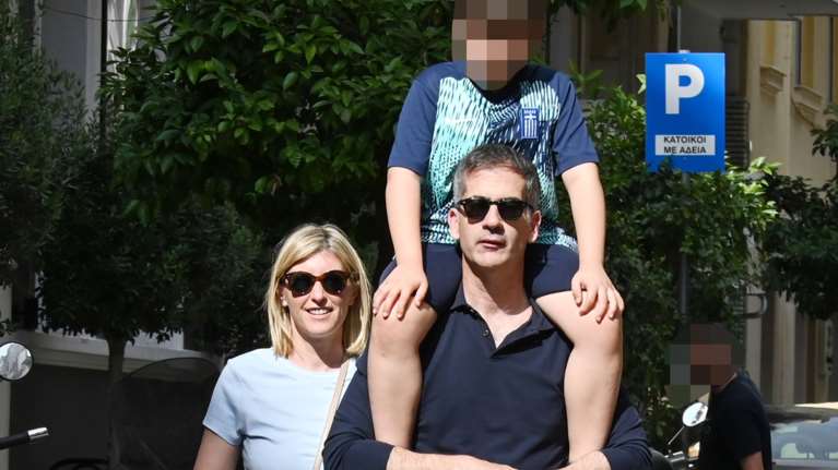 Κώστας Μπακογιάννης: Η σπάνια εξομολόγηση για τη Σία Κοσιώνη - &quot;Αισθάνομαι πολύ τυχερός που είμαστε μαζί&quot;