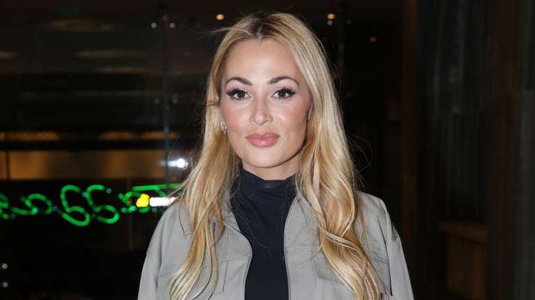 Ξέσπασε η Βουλγαράκη κατά του Βελόπουλου για το &quot;αυτή η κοπελίτσα που είναι αρραβωνιασμένη με έναν τεράστιο ποδοσφαιριστή&quot;