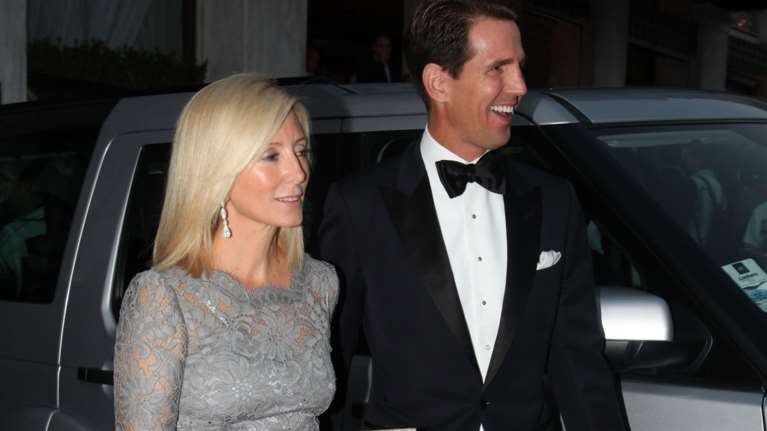 Μαρί Σαντάλ: Απαστράπτουσα στο πλευρό του Παύλου σε gala στη Γένοβα