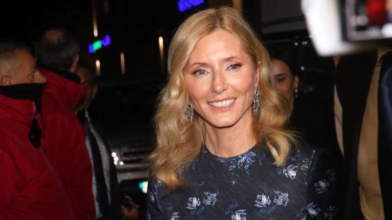 Μαρί Σαντάλ: Στρώνει το πρωινό τραπέζι - Με σερβίτσια ζωγραφισμένα ειδικά για εκείνη