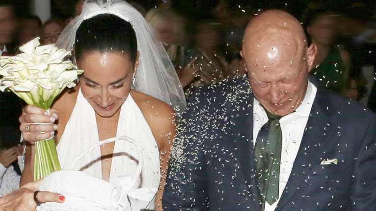 Απαστράπτουσα η Κατερίνα Μπιρμπίλη με νυφικό Χρήστου Κωσταρέλλου - Στα χνάρια της Χρυσής Βαρδινογιάννη [εικόνες]