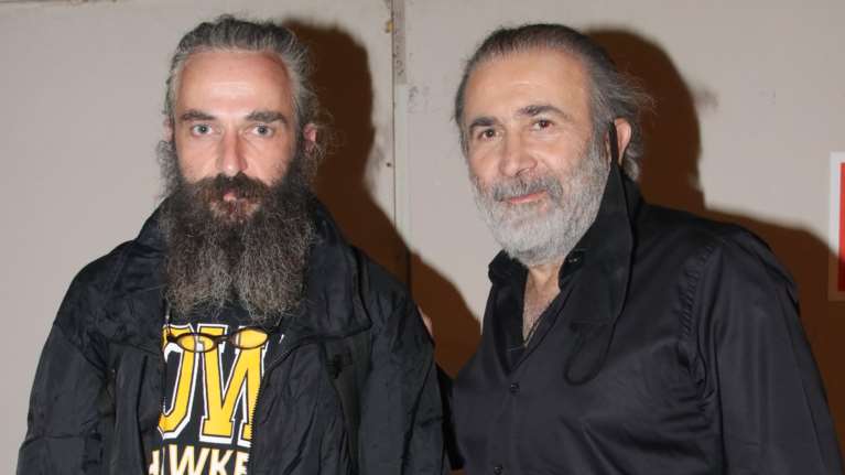 Σάλος με τον Σερβετάλη: Καλά έκανε λέει ο Λαζόπουλος - "Κι εγώ δεν μπορώ να παίζω μόνο για εμβολιασμένους θεατές"