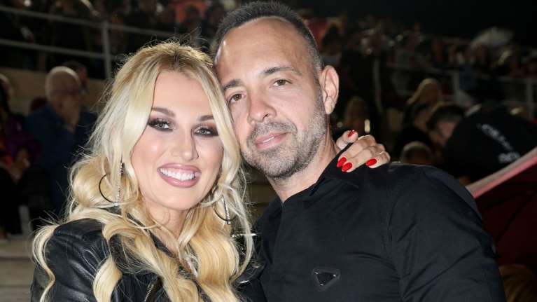 Κωνσταντίνα Σπυροπούλου: Στη συναυλία της Βίσση με τον σύζυγό της - Τα Louis Vuitton sneakers του Σταθοκωστόπουλου