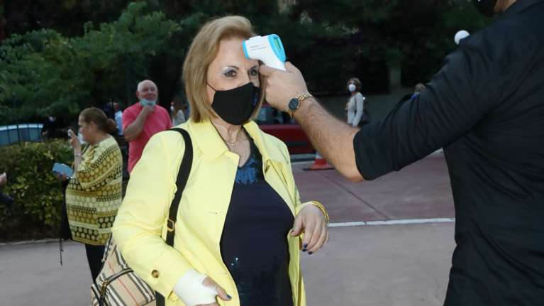 Η Παγώνη απαντά στον Λαζόπουλο: Λέω στον Λάκη ότι δεν με φτιάχνουν, φτιάχνομαι μόνη μου