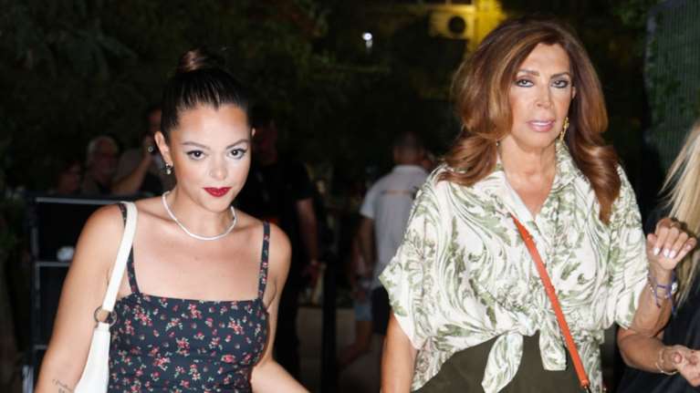 Μαριτίνα Ντενίση: Στο πλευρό της μητέρας της, Μιμής, στη Σαλαμίνα - &quot;Η πιο περήφανη κόρη&quot;