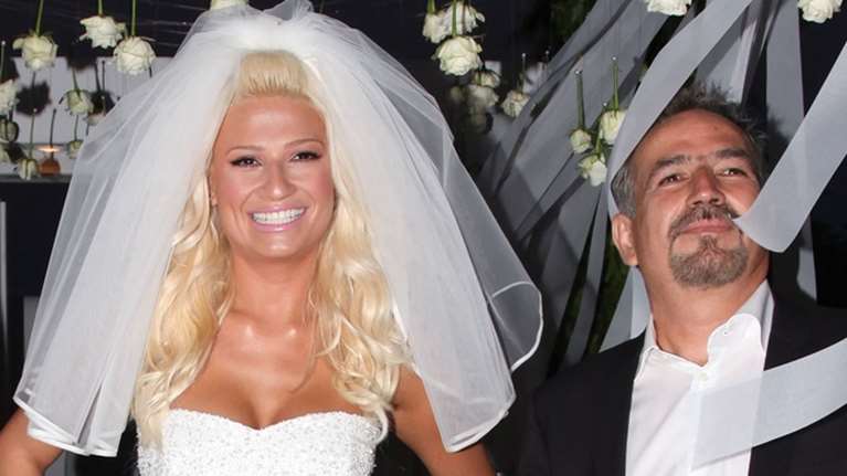 Φαίη Σκορδά: Σήμερα η κηδεία του πατέρα της - Οι σπάνιες εμφανίσεις του στην Αθήνα και η ημέρα που τη συνόδευσε νύφη