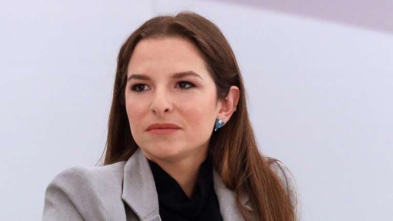 Εριέττα Κούρκουλου - Λάτση: Εντυπωσιακή με total black σε τελετή βράβευσης - &quot;Πολύ περήφανη για σένα&quot;