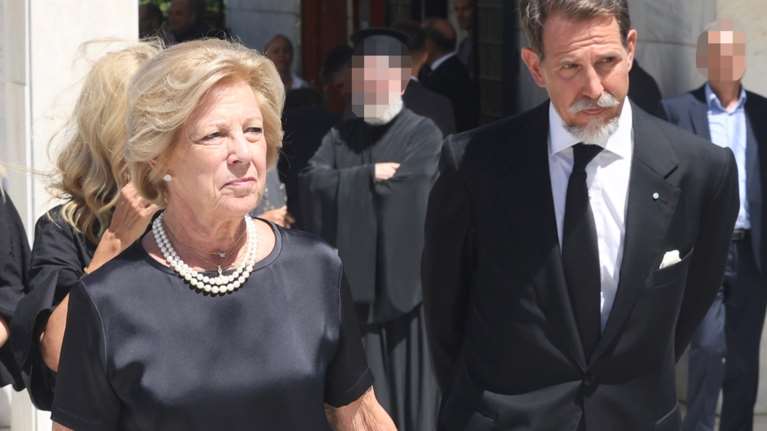 Ο Παύλος Ντε Γκρες και η Άννα Μαρία σε δείπνο στο κέντρο της Αθήνας - Το art de la table και το εκλεπτυσμένο μενού