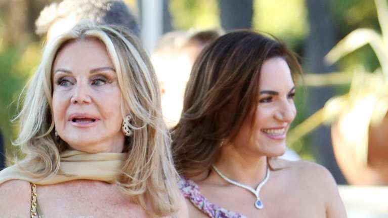 Ολγα Κεφαλογιάννη και Αγάπη Πολίτη, κομψές σε θεατρική πρεμιέρα