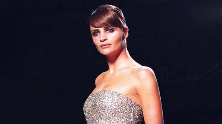 Έλενα Κρίστενσεν: Στα 52 της χρόνια ποζάρει γυμνή και είναι πανέμορφη