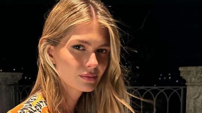 Η Αμαλία Κωστοπούλου με &quot;glazed pedi&quot;, το πιο εντυπωσιακό πεντικιούρ του καλοκαιριού