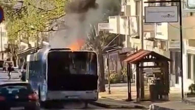 Φωτιά σε αστικό λεωφορείο με επιβάτες στην Πεντέλη:  Η ανακοίνωση της ΟΣΥ