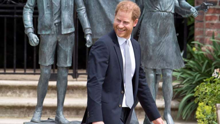 Ο πρίγκιπας Χάρι γράφει τα απομνημονεύματά του - Πότε θα κυκλοφορήσει το βιβλίο