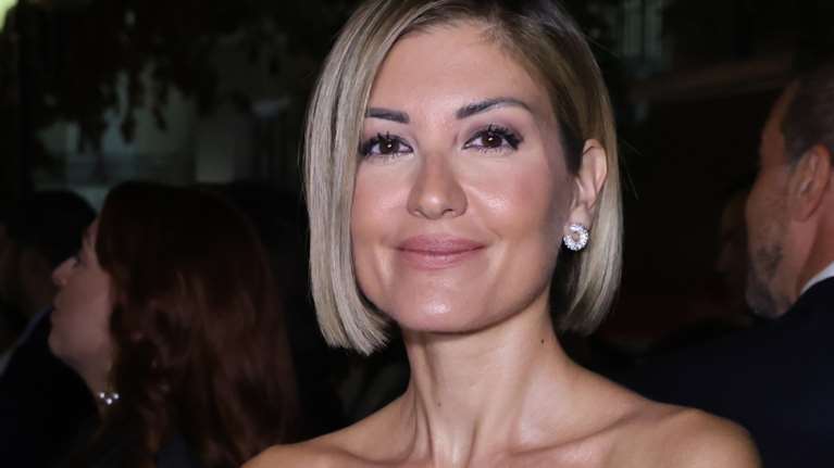 Oικογενειακή γιορτή για τη Ράνια Τζίμα και τον Γαβριήλ Σακκελαρίδη - Μαζί με την κόρη τους στο σπίτι τους